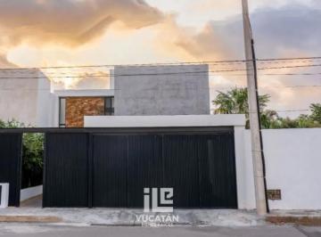 Casa de 4 habitaciones, Mérida · Espectacular Casa con Piscina y Hab en Pb en Montes de Amé
