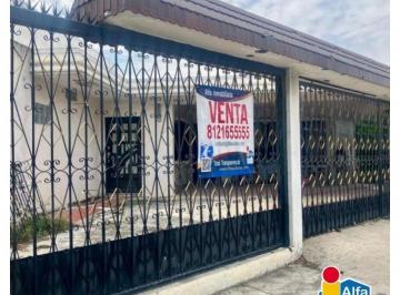 Casa · 251m² · 3 Recámaras · 3 Estacionamientos · Casa Sola en Venta en Chapultepec, San Nicolás de Los Garza, Nuevo León