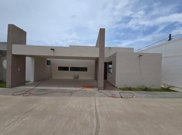 Casa · 197m² · 3 Recámaras · 2 Estacionamientos · Casa de Una Planta en Venta en Real del Potosí