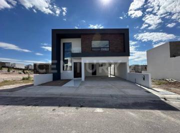 Casa · 250m² · 3 Recámaras · 2 Estacionamientos · Casa en Venta Fracc. Condesa Rejón II, Chihuahua