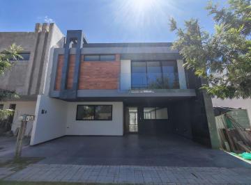 Casa de 5 habitaciones, San Andrés Cholula · Residencia Exclusiva en Parque Colima