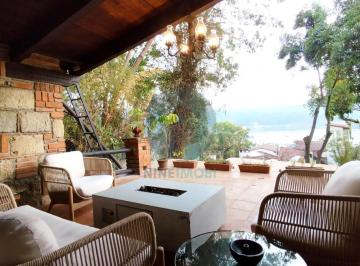 Casa · 250m² · 4 Recámaras · 2 Estacionamientos · Casa en Venta con Vista Al Lago en Valle de Bravo