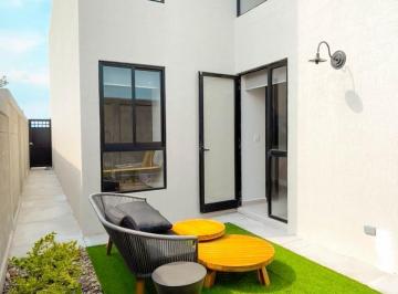 Casa · 66m² · 2 Recámaras · 2 Estacionamientos · Departamento en Pb con Jardín, 2 Recámaras, en Zibata, Querétaro