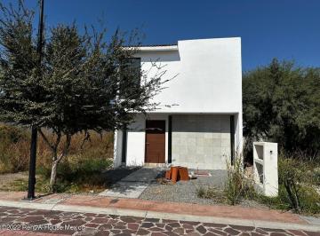 Casa de 3 habitaciones, El Marqués · Venta de Casa Cd Maderas