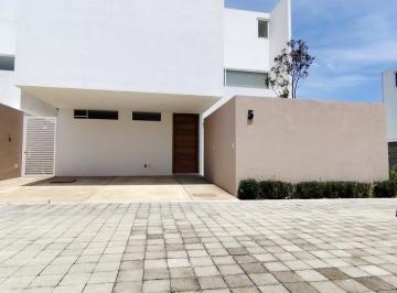 Casa en condominio · 250m² · 4 Recámaras · 2 Estacionamientos · Casa en Venta en San Buenaventura