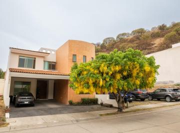 Casa de 4 habitaciones, Tlajomulco de Zúñiga · Casa en Venta San Martín del Tajo