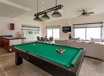 Casa · 246m² · 3 Recámaras · 2 Estacionamientos · Casa en Arbolada en Venta