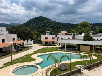 Casa de 4 habitaciones, Cuernavaca · Casas en Cuernavaca con Alberca 4 Recámaras con Baño