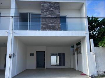 Casa · 210m² · 3 Recámaras · 2 Estacionamientos · Casa en Venta Ubicada en Col. Loma del Gallo, Ciudad Madero, Tamps.