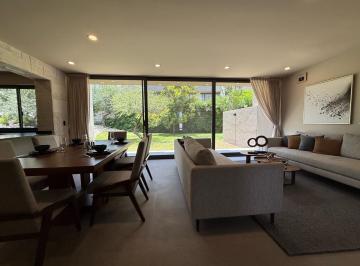 Casa · 270m² · 3 Recámaras · 3 Estacionamientos · Casa - Altozano El Nuevo Queretaro
