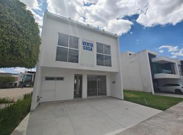 Casa · 171m² · 3 Recámaras · 2 Estacionamientos · Venta de Casa en Zona Galerías Serdan Puebla