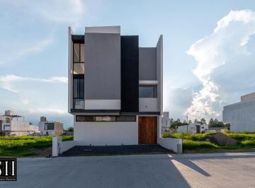 Casa en condominio de 4 habitaciones, El Marqués · Estrena Casa, Frente Universidad Mondaron, 4 Recamaras con Baño Cada Una, Amplios Espacios, Avs