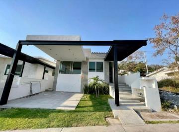 Casa · 146m² · 3 Recámaras · 2 Estacionamientos · Casa - Fraccionamiento Lomas de Cocoyoc