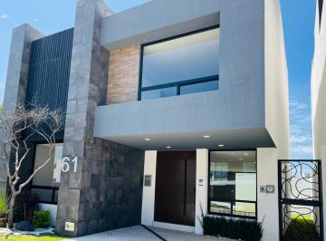 Casa · 297m² · 3 Recámaras · 2 Estacionamientos · Casa en Venta en Lomas de Angelopolis III, 3 Recamaras