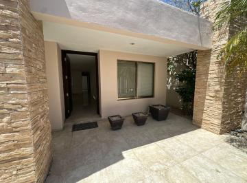 Casa · 250m² · 2 Recámaras · 2 Estacionamientos · Venta Casa 3 Rec. Frac. Montealban Merida