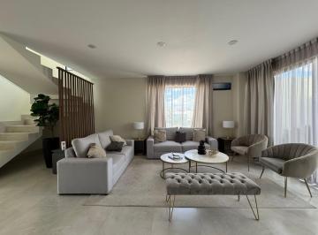 Casa en condominio · 222m² · 3 Recámaras · 2 Estacionamientos · Casa en Condominio en Fraccionamiento Residencial Punta del Cielo