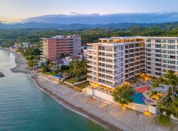 Departamento de 2 habitaciones, Bahía de Banderas · Departamento de 127 m² con 2 Recámaras en Venta en Bucerías a Pie de Playa