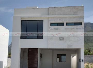 Casa · 257m² · 3 Recámaras · 2 Estacionamientos · Casa en Venta en García