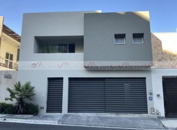 Casa · 355m² · 4 Recámaras · 2 Estacionamientos · Casa de 177 m² con 4 Recámaras en Venta, Satélite Acueducto 7 Sector