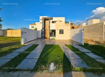 Casa · 134m² · 2 Recámaras · 4 Estacionamientos · Casa en Venta/renta en Mayorca Residencial