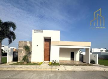 Casa · 187m² · 3 Recámaras · 2 Estacionamientos · Casa en Venta Fraccionamiento Río del Dorado