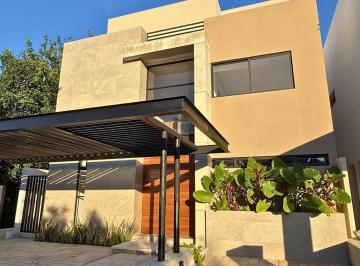 Casa · 352m² · 4 Recámaras · 2 Estacionamientos · Casa en Vía Cumbres en Venta