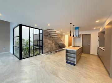 Casa · 352m² · 4 Recámaras · 2 Estacionamientos · Casa en Vía Cumbres en Venta