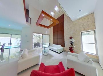 Casa · 340m² · 3 Recámaras · Casa en Cumbres en Venta
