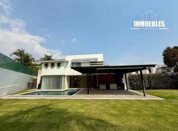 Casa · 470m² · 3 Recámaras · 2 Estacionamientos · Casa - Fraccionamiento Lomas de Cocoyoc