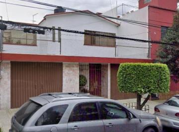Casa de 4 habitaciones, Coyoacán · Hermosa Casa en Venta de Remate en Coyoacan Cdmx