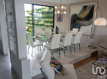 Casa · 220m² · 3 Recámaras · 3 Estacionamientos · Casa en Venta en Zumpango Edo Mex