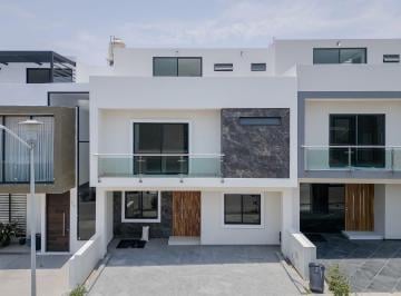 Casa en condominio de 5 habitaciones, Zapopan · Casa Nueva a Estrenar Fracc. La Cima