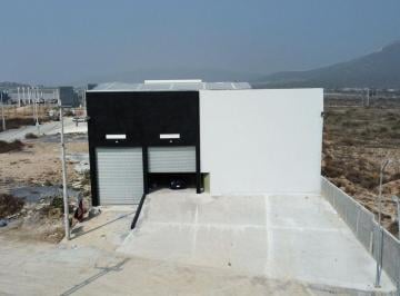 Bodega comercial · 900m² · 6 Estacionamientos · Renat de Bodega en Terrapark, Santa Catarina