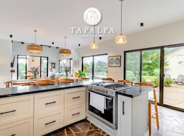 Casa en condominio · 333m² · 4 Recámaras · 5 Estacionamientos · Tapalpa Country Club - Casa Paz