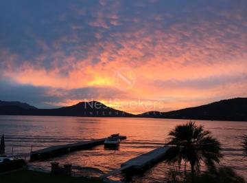 Casa de 6 habitaciones, Valle de Bravo · Casa en Venta a La Orilla del Lago
