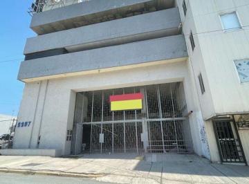 1bd1348b54a7bab8f91ce1dc7fc79cf058890821be20af7ef6ca8a2af271e035 · Edificio en Venta y Renta en Av Constitucion