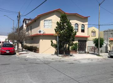 Casa · 250m² · 8 Recámaras · Venta de Propiedad Dividida en 8 Departamentos en Apodaca