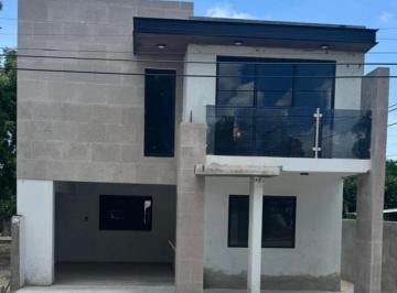 Casa · 190m² · 3 Recámaras · 1 Estacionamiento · Casa en Venta, Col. Anahuac, Veracruz.
