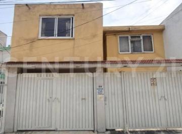 Casa en Venta en Valle De Los Pinos 1ra Secc, Tlalnepantla · Casa en Venta en Valle de Los Pinos 1ra Secc, Tlalnepantla, Edo. Méx