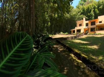 Terreno / Lote · 211m² · 3 Recámaras · 2 Estacionamientos · Residencia en Coatepec Campestre con Jardín en Venta, con 2 Chalets