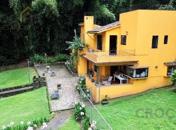 Terreno / Lote · 211m² · 3 Recámaras · 2 Estacionamientos · Residencia en Coatepec Campestre con Jardín en Venta, con 2 Chalets