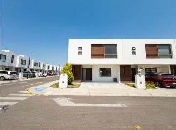 Casa de 3 habitaciones, Corregidora · Casa con 3 Recámaras en Venta, Fraccionamiento Residencial Santa Fe, Cerca de La Uaq.