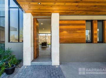 Casa · 275m² · 3 Recámaras · 3 Estacionamientos · Casa en Venta en Valles Modelo Nube Lomas del Campanario Norte
