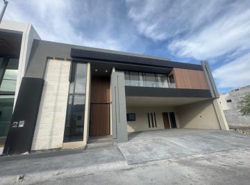 Casa · 465m² · 4 Recámaras · 3 Estacionamientos · Casa en Venta en Fraccionamiento Bosques de Las Misiones Sector Reserva, Santiago, N. L
