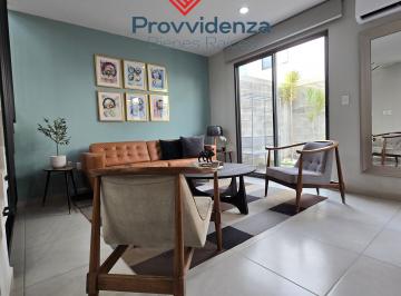 Casa de 3 habitaciones, León · Casa en Venta en Zona Sur con Amenidades Como Alberca, León, Gto.