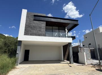 Casa · 371m² · 4 Recámaras · 2 Estacionamientos · Casa en Venta Fraccionamiento Aysso, Santiago, Carretera Nacional
