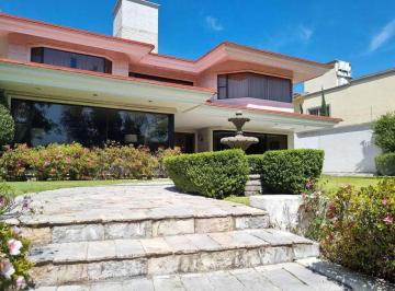 Casa · 750m² · 4 Recámaras · 7 Estacionamientos · Casa en Venta en Bosques de Las Lomas