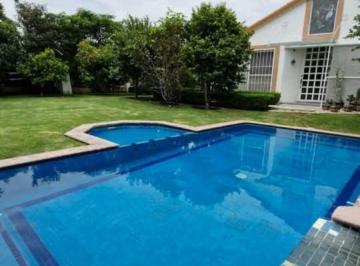 Casa · 239m² · 3 Recámaras · 4 Estacionamientos · Casa - Fraccionamiento Lomas de Cocoyoc