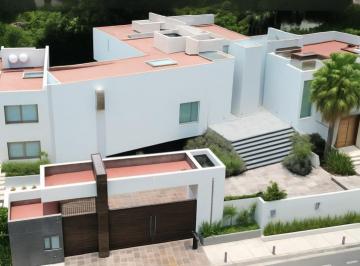 CASA EN VENTA PEDREGAL SEMINUEVA · Casa en Venta Pedregal Seminueva