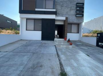 Casa de 3 habitaciones, Querétaro · Se Vende Amplia Casa de Lujo a Precio de Oportunidad Ah